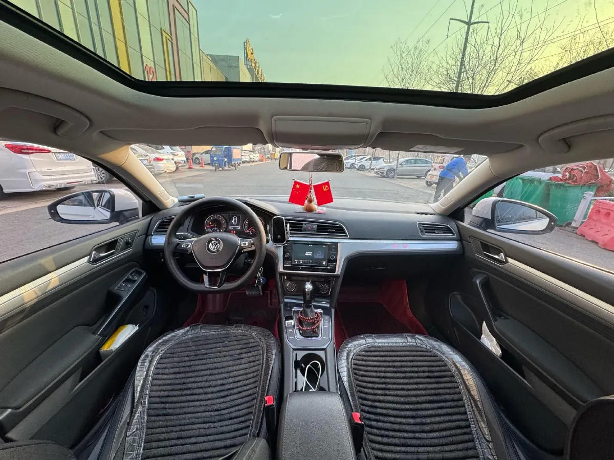 2019 Volkswagen T-Cross 1.4T 150HP L4 7DCT,autocango,china used car exporter,china ev exporter,chinese used car exporter,chinese used ev exporter