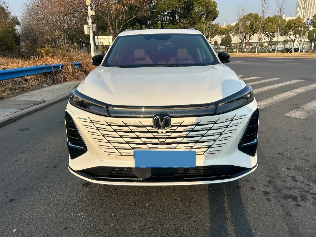 2024 ChangAn CS75 Plus 1.5T 188HP L4 8AT,autocango,china used car exporter,china ev exporter,chinese used car exporter,chinese used ev exporter