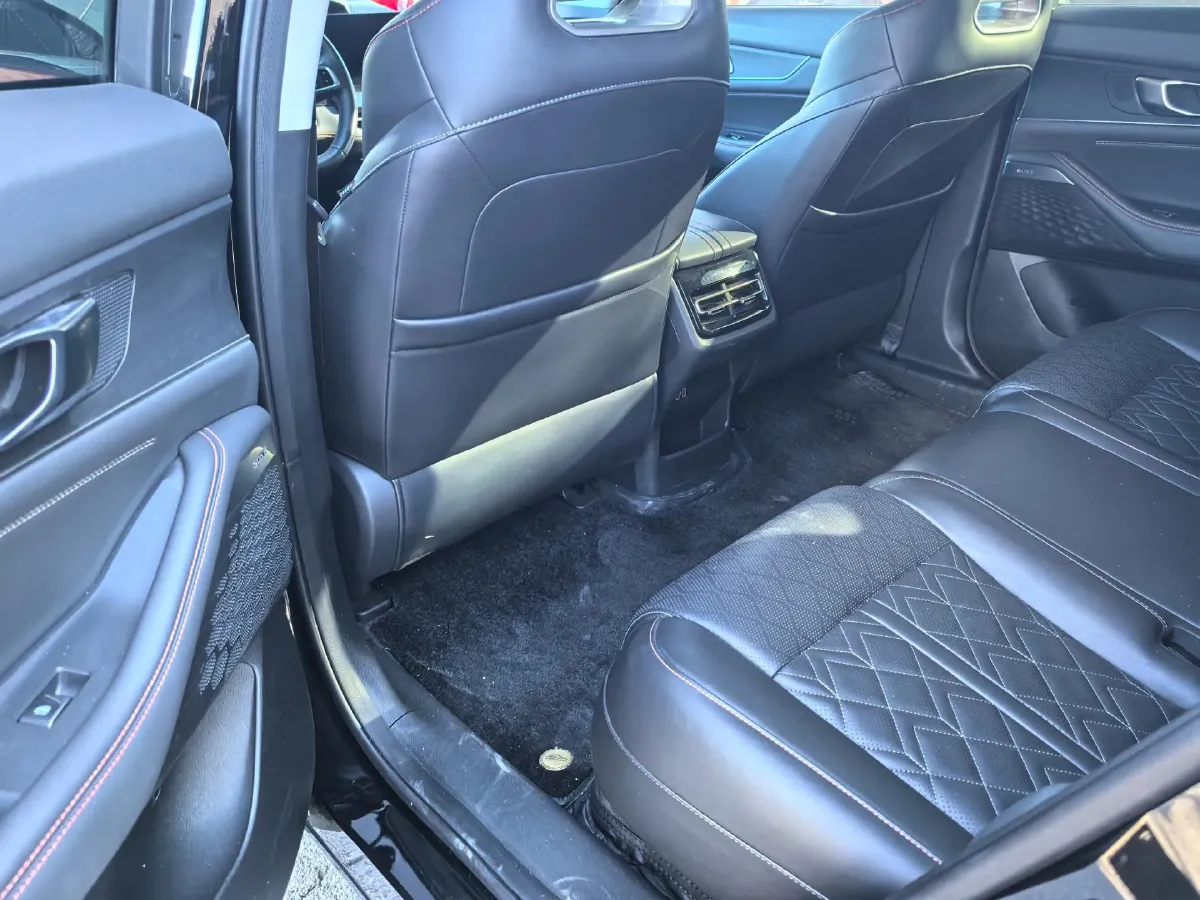 2021 ChangAn UNI-K 2.0T 233HP L4 8AT,autocango,china used car exporter,china ev exporter,chinese used car exporter,chinese used ev exporter