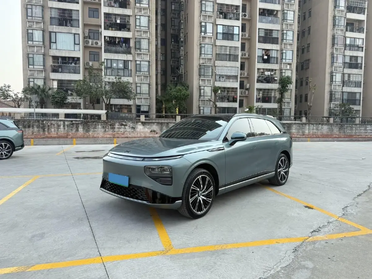 2022 Xpeng G9 BEV 98KWH