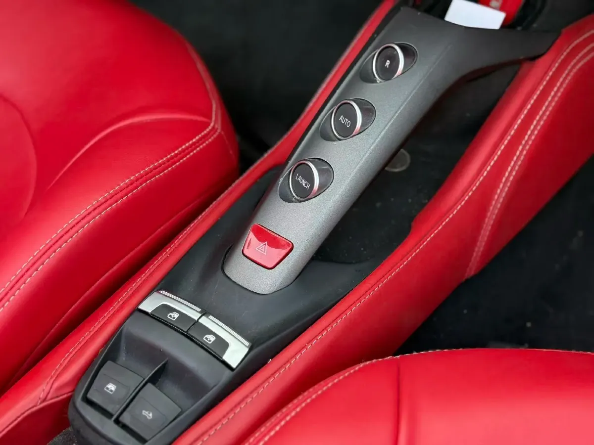 2015 Ferrari 488 3.9T 670HP V8 7DCT,autocango,china used car exporter,china ev exporter,chinese used car exporter,chinese used ev exporter