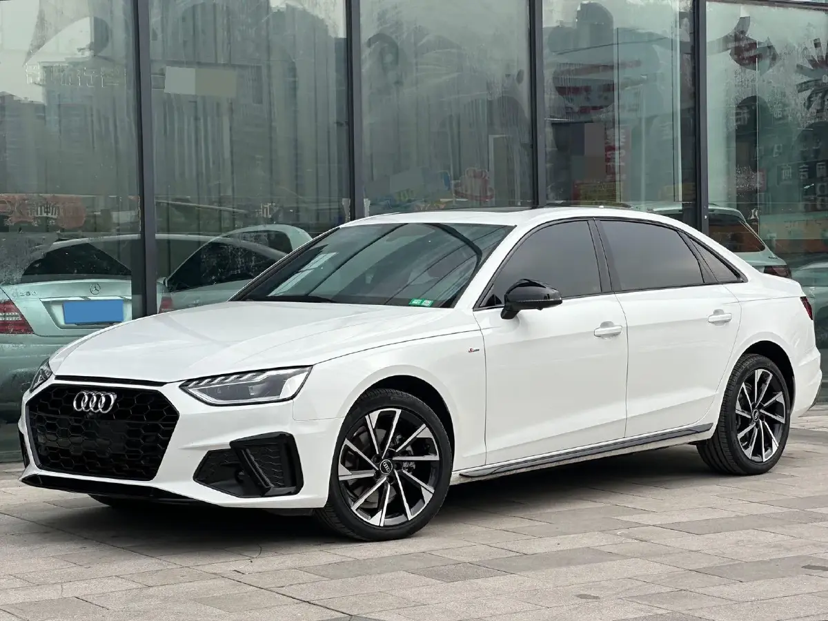 2023 Audi A4L 2.0T 190HP L4 7DCT