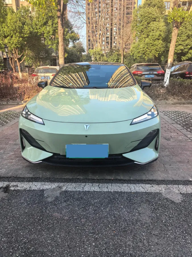 2022 DongFeng Forthing LingZhi EV BEV 68.4KWH,autocango,china used car exporter,china ev exporter,chinese used car exporter,chinese used ev exporter
