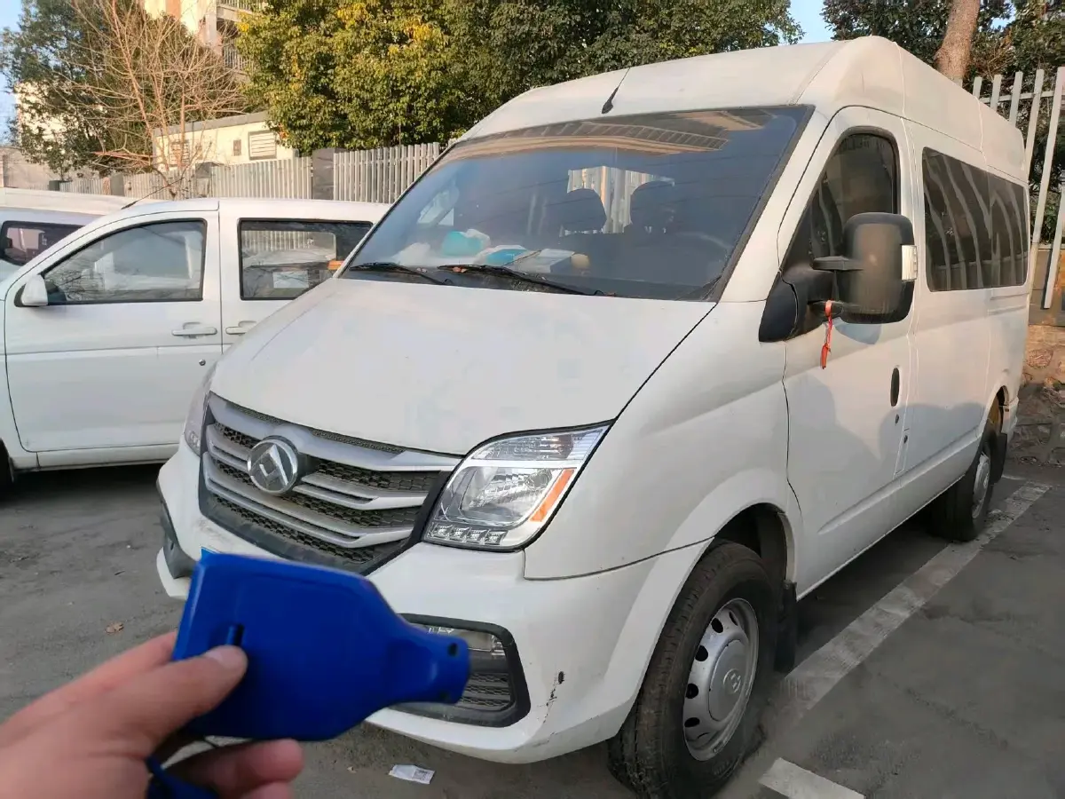 2024 MAXUS XinTu V80 2.0T 147HP L4 6SMG