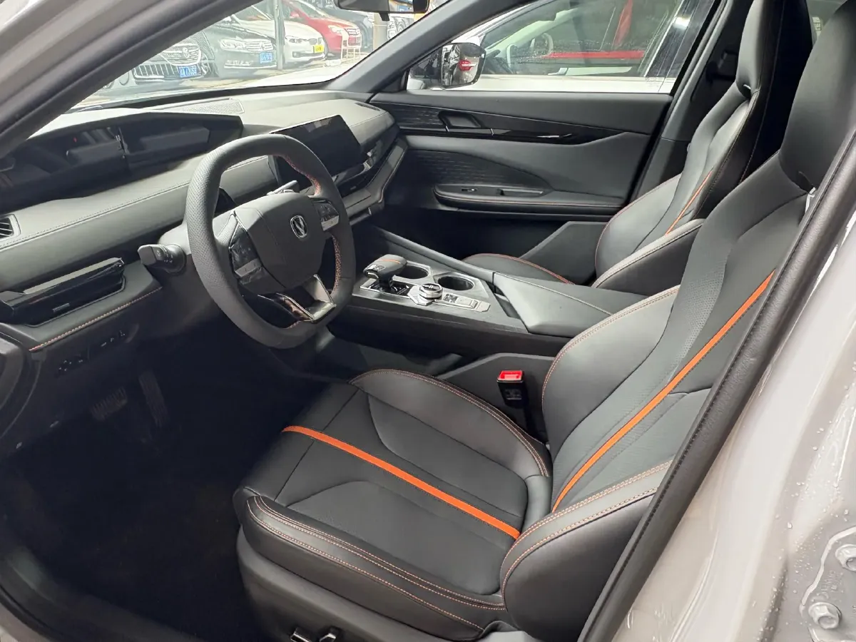 2024 ChangAn UNI-V 1.5T 188HP L4 7DCT,autocango,china used car exporter,china ev exporter,chinese used car exporter,chinese used ev exporter