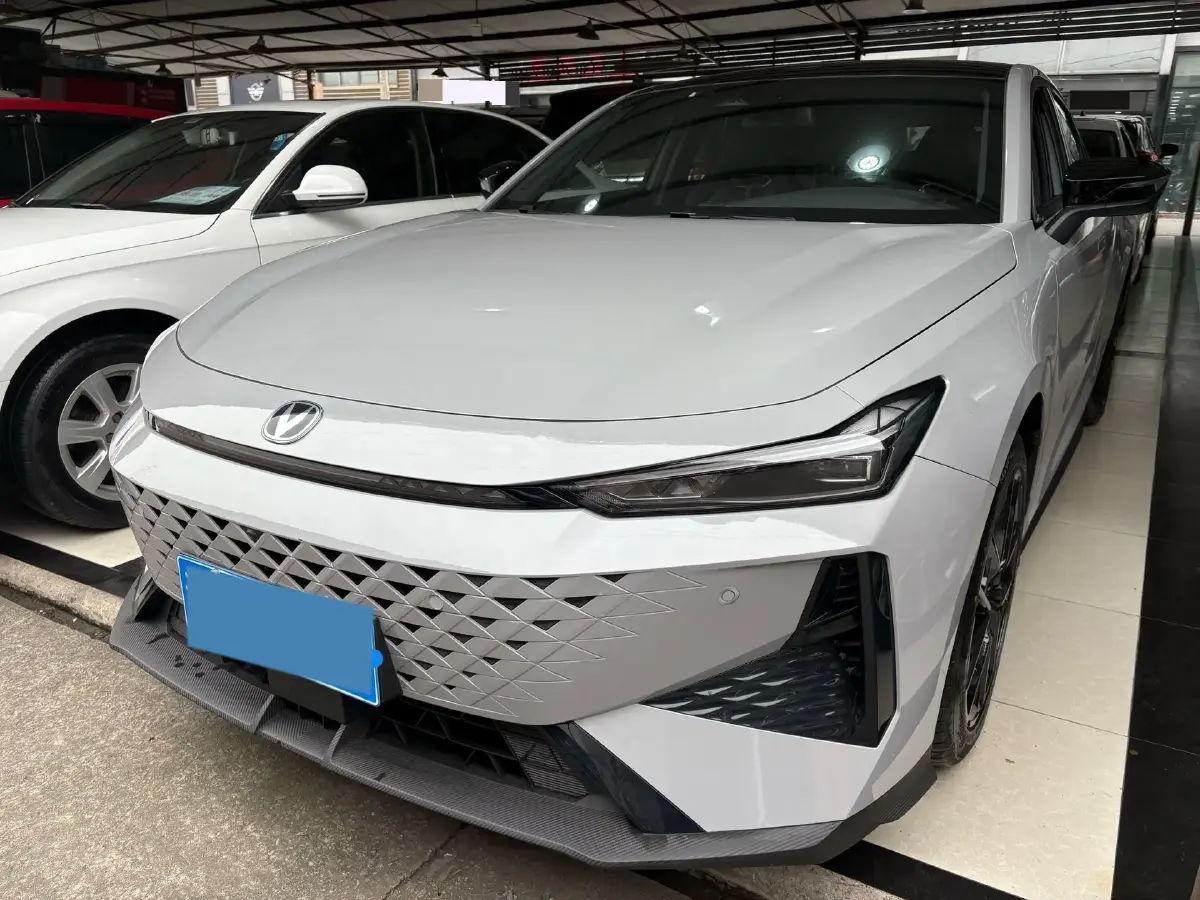 2024 ChangAn UNI-V 1.5T 188HP L4 7DCT