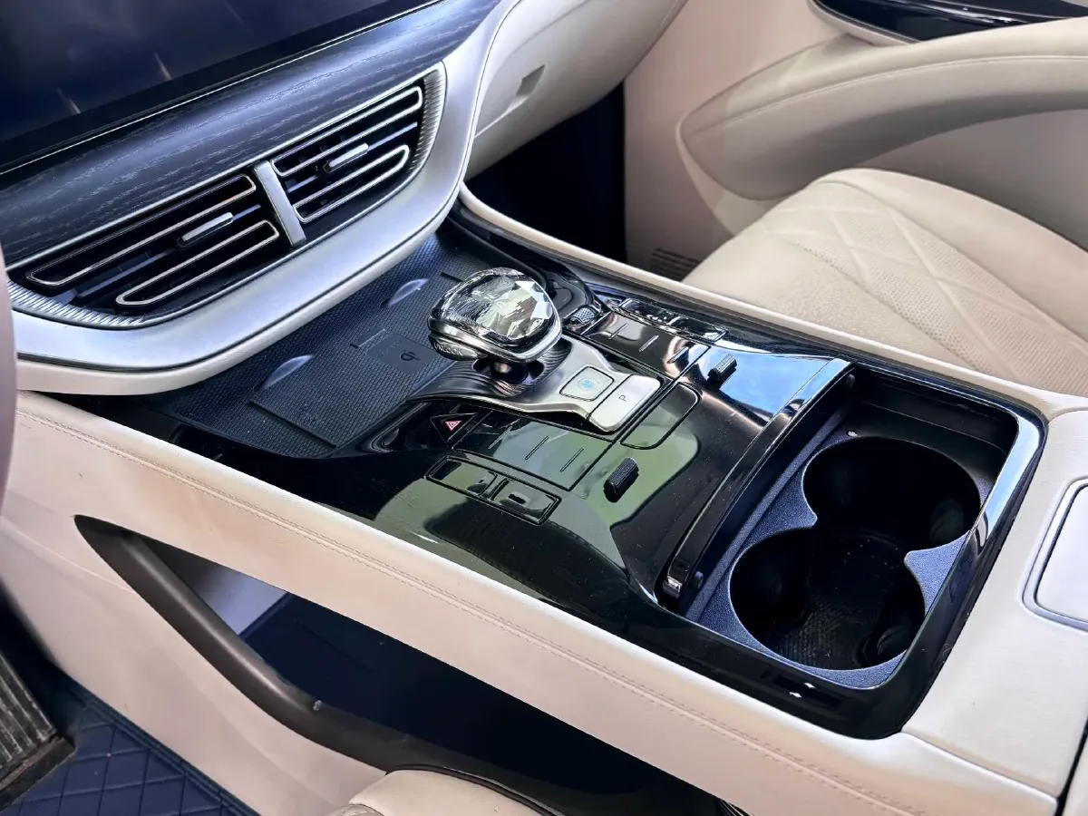 2024 Denza D9 1.5T 139HP L4 E-CVT PHEV 40KWH,autocango,china used car exporter,china ev exporter,chinese used car exporter,chinese used ev exporter