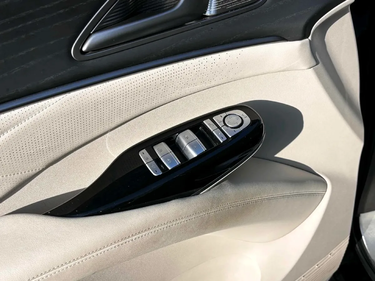 2024 Denza D9 1.5T 139HP L4 E-CVT PHEV 40KWH,autocango,china used car exporter,china ev exporter,chinese used car exporter,chinese used ev exporter