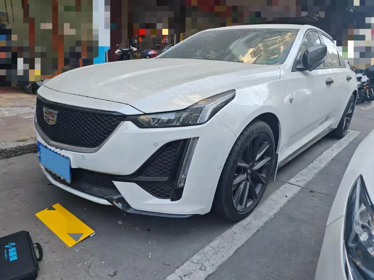 2023 Cadillac CT5 2.0T 237HP L4 10AT