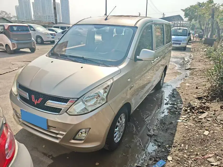 2016 WuLing RongGuang V 1.5L 112HP L4 5MT