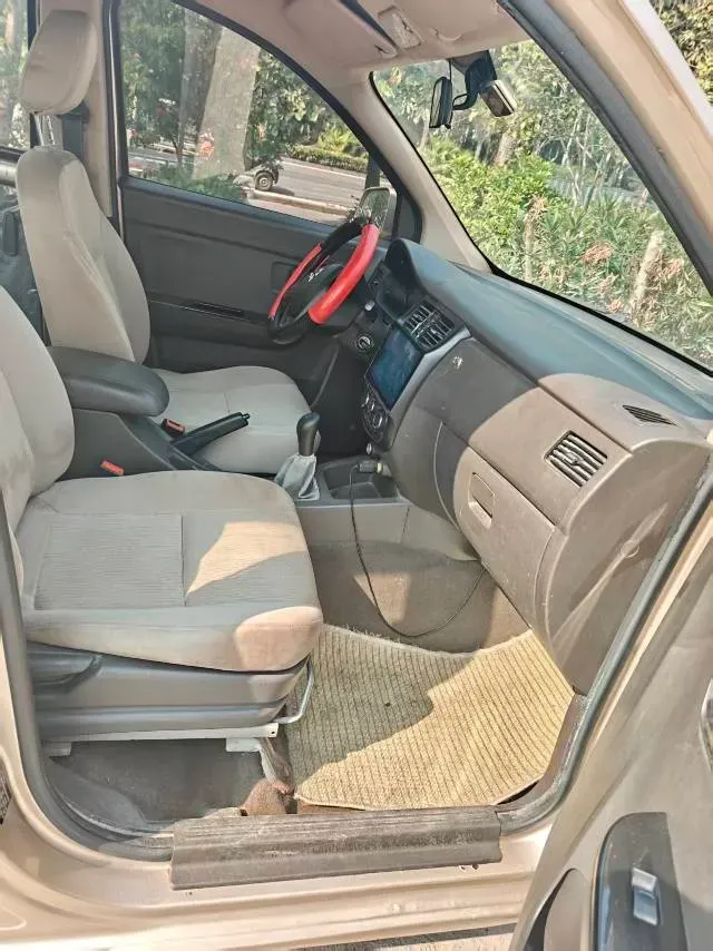 2016 WuLing RongGuang V 1.5L 112HP L4 5MT,autocango,china used car exporter,china ev exporter,chinese used car exporter,chinese used ev exporter