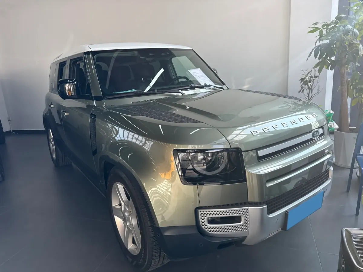 2020 Land Rover Defender 3.0T 400HP L6 8AT,autocango,china used car exporter,china ev exporter,chinese used car exporter,chinese used ev exporter