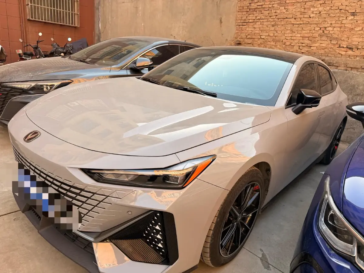 2022 ChangAn UNI-V 1.5T 188HP L4 7DCT