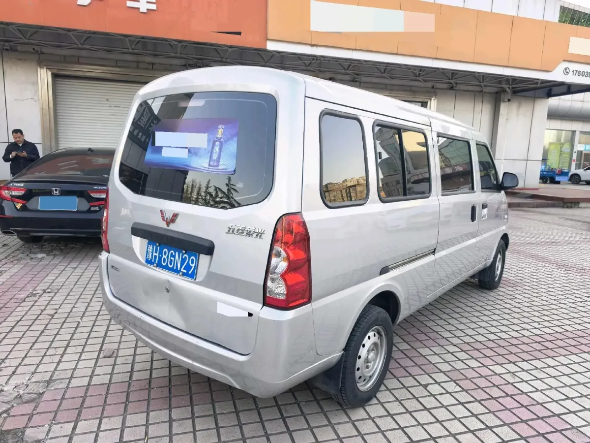 2023 WuLing RongGuang S 1.5L 102HP L4 5MT,autocango,china used car exporter,china ev exporter,chinese used car exporter,chinese used ev exporter