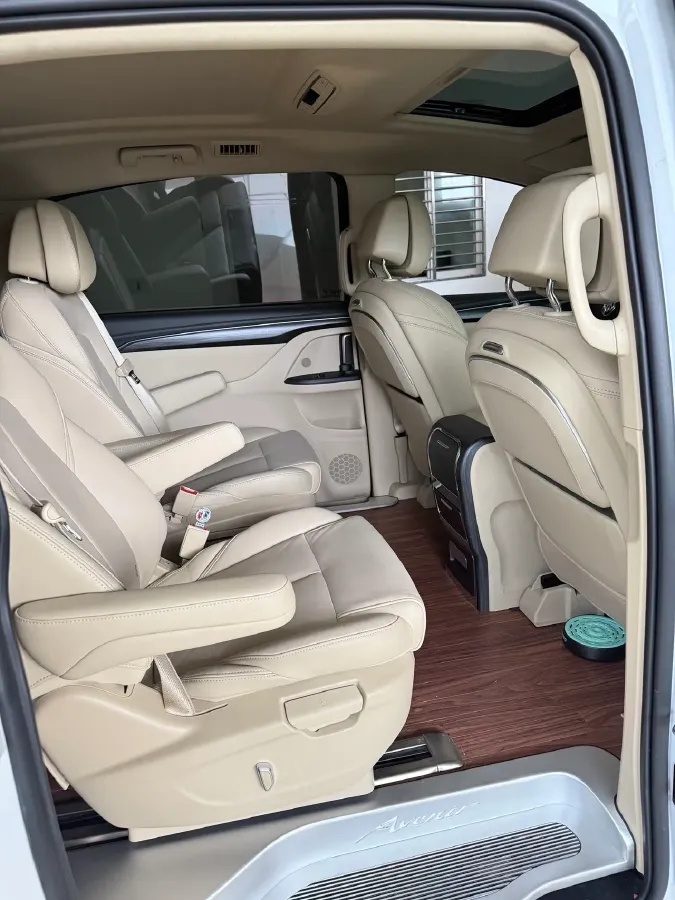 2022 Buick GL8 2.0T 237HP L4 9AT,autocango,china used car exporter,china ev exporter,chinese used car exporter,chinese used ev exporter