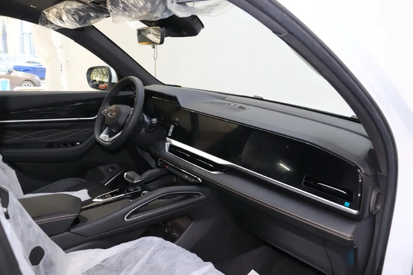 2024 Geely Monjaro 2.0T 218HP L4 7DCT,autocango,china used car exporter,china ev exporter,chinese used car exporter,chinese used ev exporter