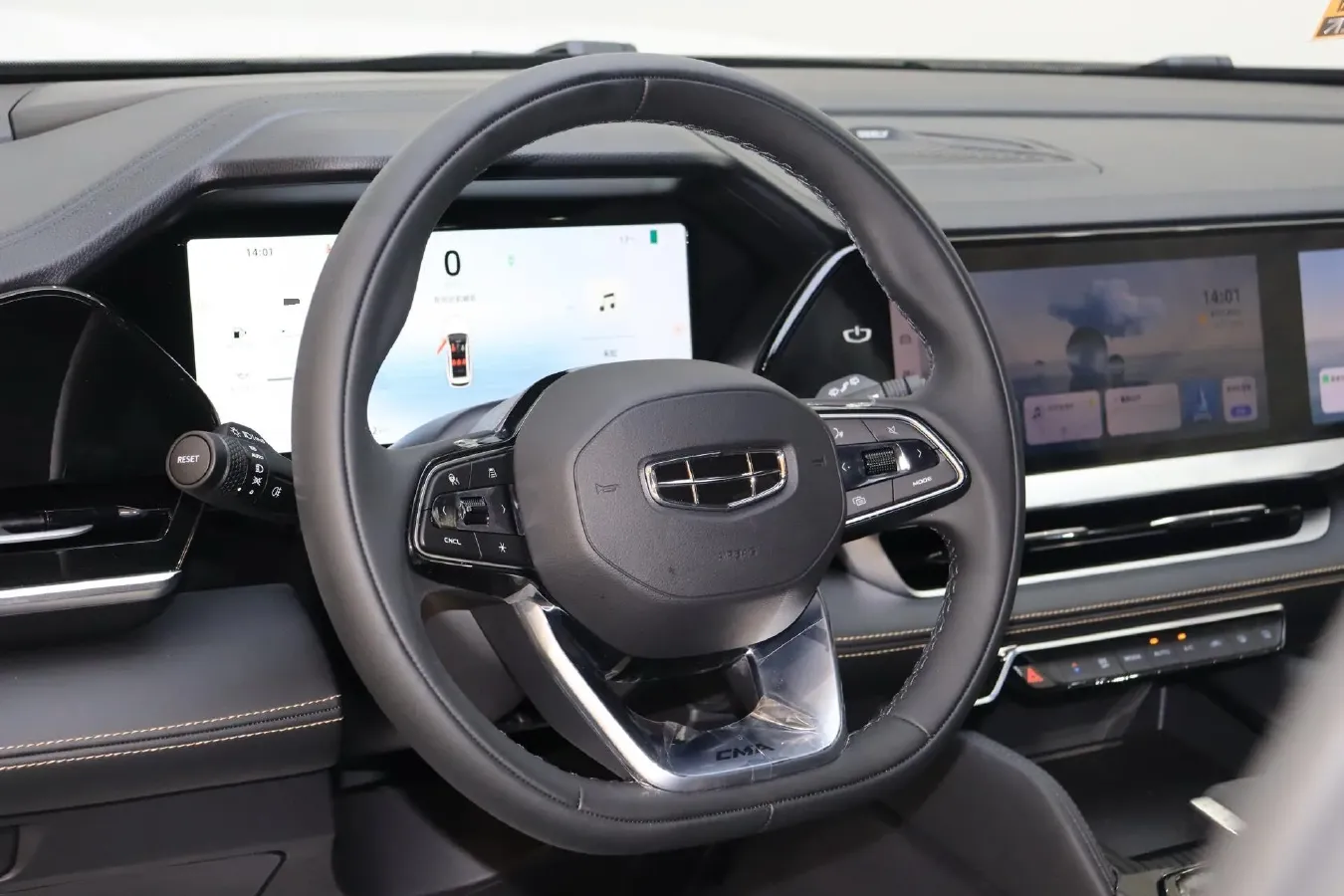 2024 Geely Monjaro 2.0T 218HP L4 7DCT,autocango,china used car exporter,china ev exporter,chinese used car exporter,chinese used ev exporter