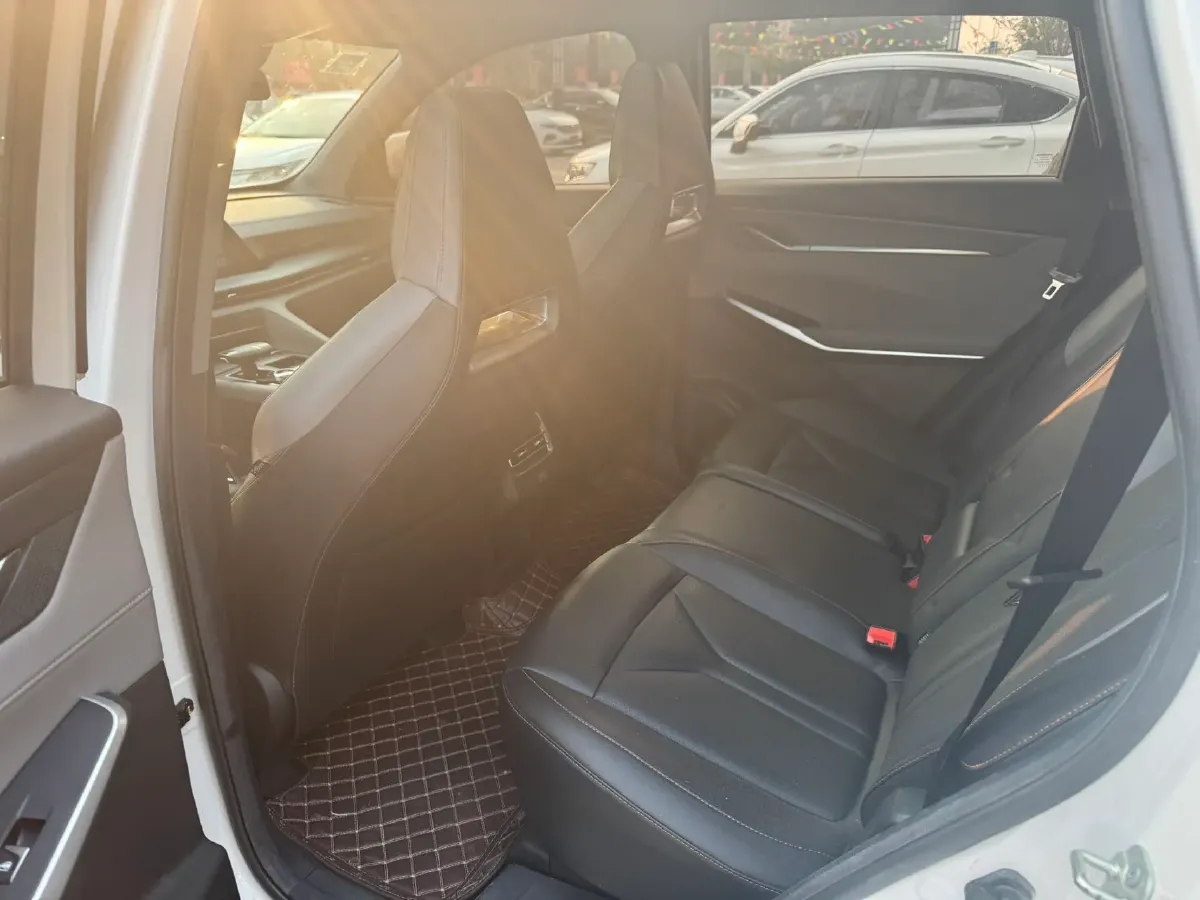 2022 ChangAn CS75 Plus 1.5T 188HP L4 8AT,autocango,china used car exporter,china ev exporter,chinese used car exporter,chinese used ev exporter