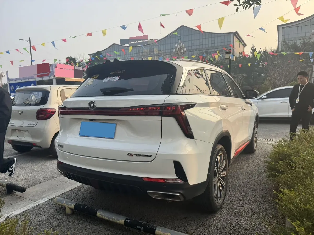 2022 ChangAn CS75 Plus 1.5T 188HP L4 8AT,autocango,china used car exporter,china ev exporter,chinese used car exporter,chinese used ev exporter