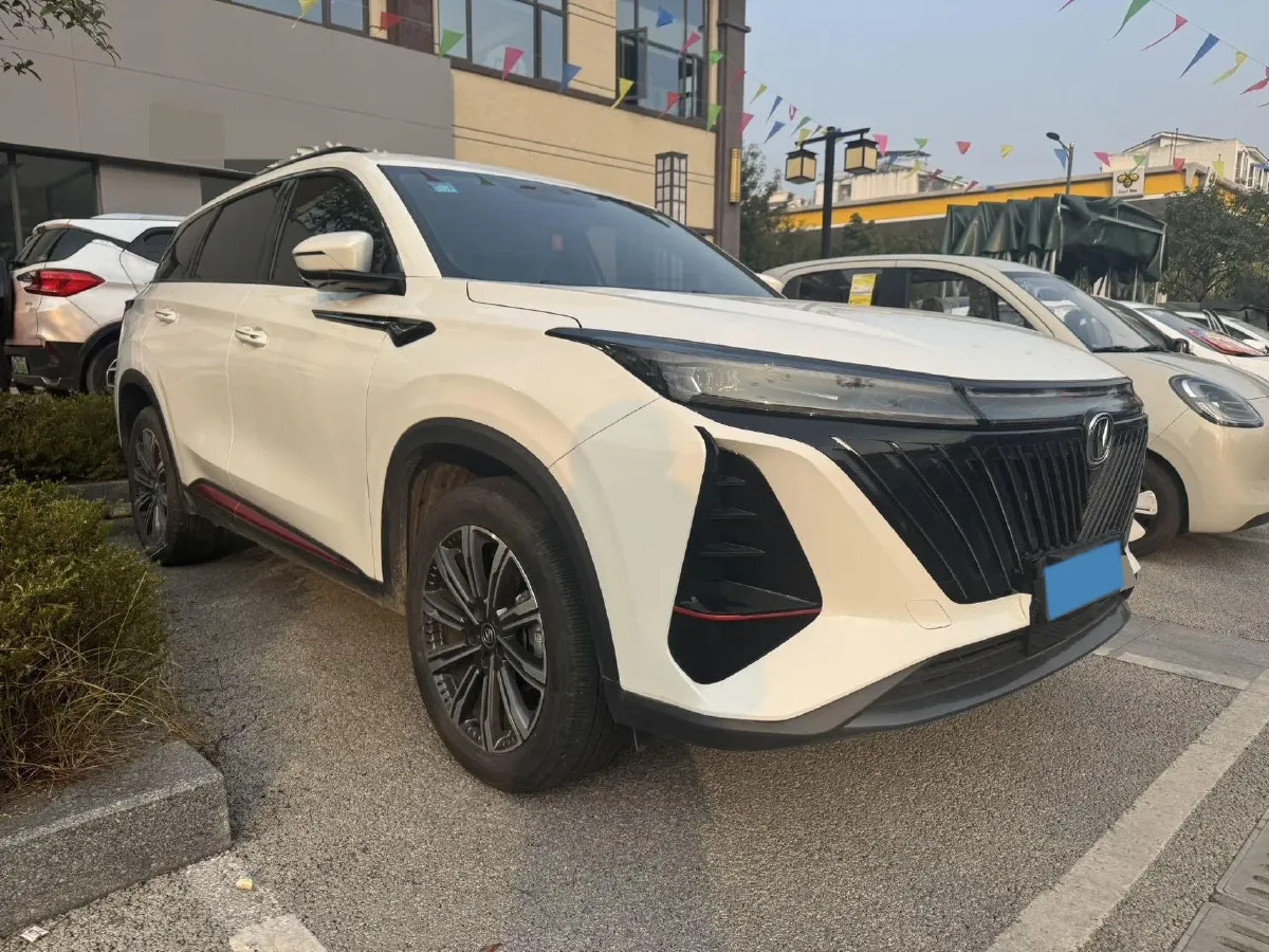 2022 ChangAn CS75 Plus 1.5T 188HP L4 8AT,autocango,china used car exporter,china ev exporter,chinese used car exporter,chinese used ev exporter