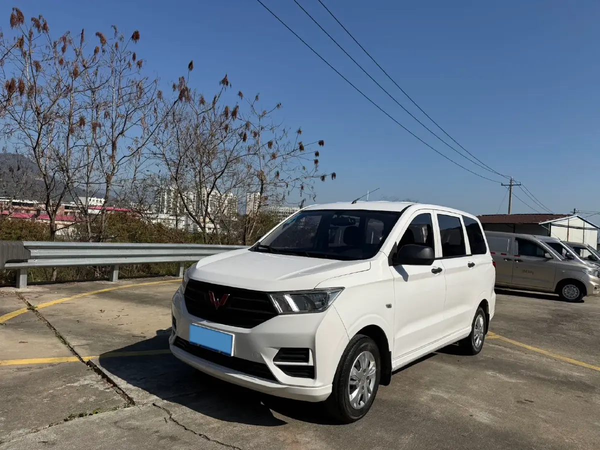 2019 WuLing HongGuang 1.5L 105HP L4 5MT