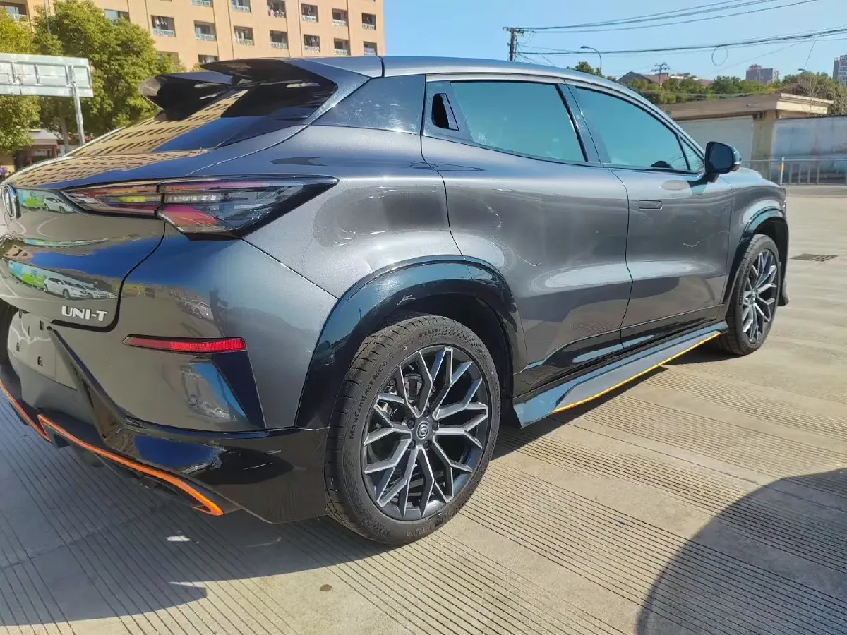 2022 ChangAn UNI-T 1.5T 188HP L4 7DCT,autocango,china used car exporter,china ev exporter,chinese used car exporter,chinese used ev exporter