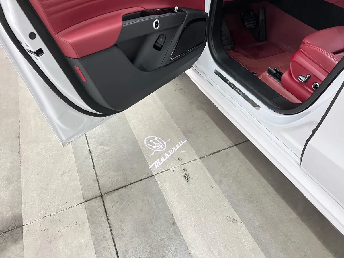 2023 Maserati Grecale 2.0T 300HP L4 8AT,autocango,china used car exporter,china ev exporter,chinese used car exporter,chinese used ev exporter