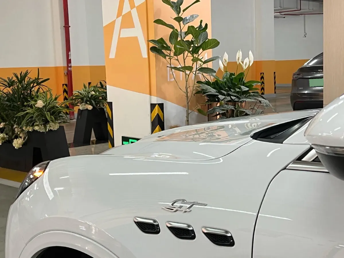 2023 Maserati Grecale 2.0T 300HP L4 8AT,autocango,china used car exporter,china ev exporter,chinese used car exporter,chinese used ev exporter