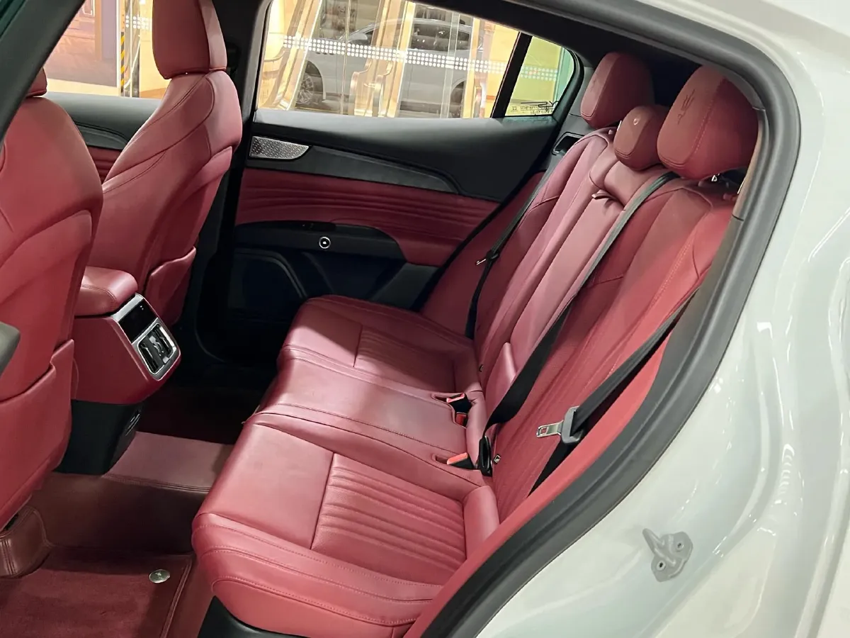 2023 Maserati Grecale 2.0T 300HP L4 8AT,autocango,china used car exporter,china ev exporter,chinese used car exporter,chinese used ev exporter