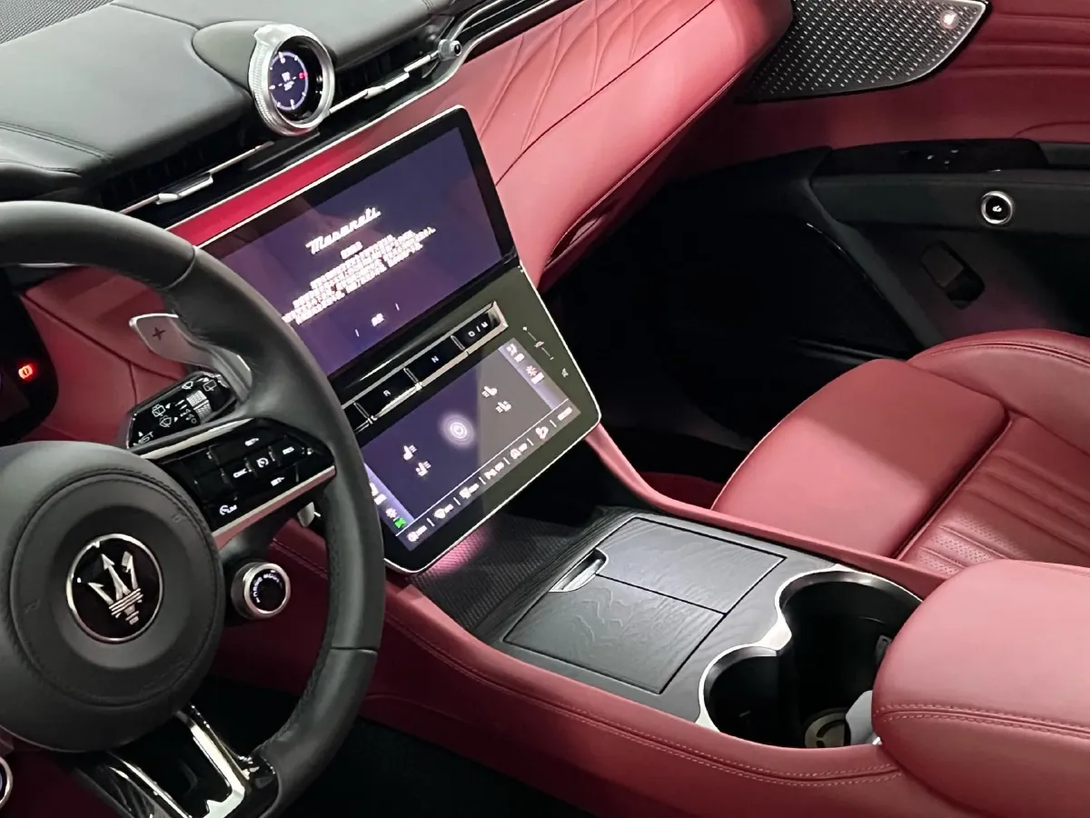 2023 Maserati Grecale 2.0T 300HP L4 8AT,autocango,china used car exporter,china ev exporter,chinese used car exporter,chinese used ev exporter