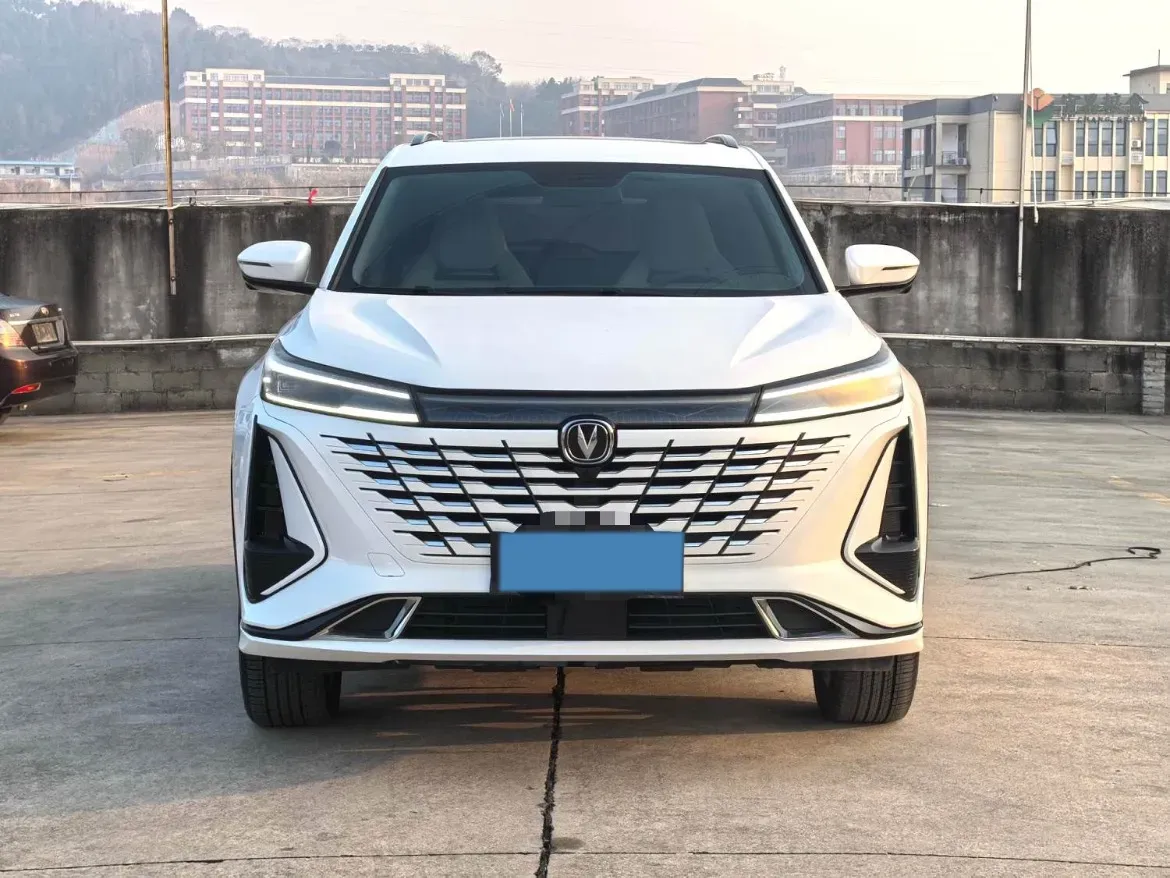 2023 ChangAn CS75 Plus 1.5T 188HP L4 8AT,autocango,china used car exporter,china ev exporter,chinese used car exporter,chinese used ev exporter