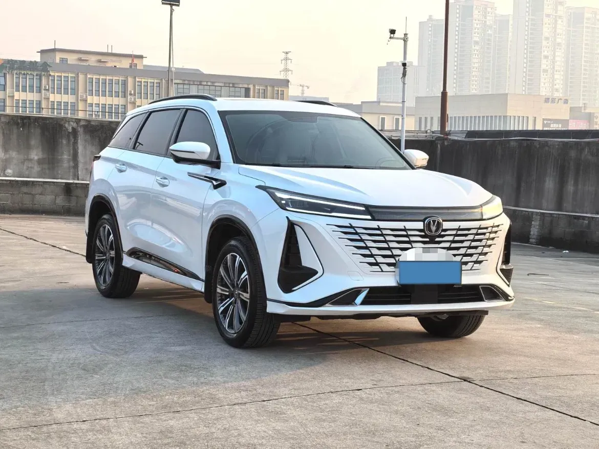 2023 ChangAn CS75 Plus 1.5T 188HP L4 8AT,autocango,china used car exporter,china ev exporter,chinese used car exporter,chinese used ev exporter
