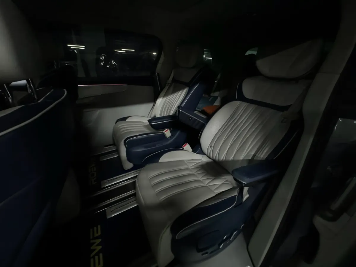 2021 Roewe iMAX8 2.0T 234HP L4 8AT,autocango,china used car exporter,china ev exporter,chinese used car exporter,chinese used ev exporter