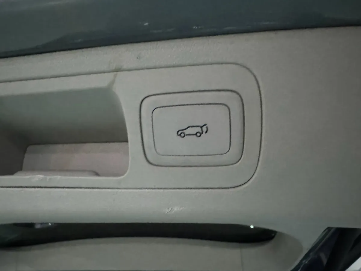 2021 Roewe iMAX8 2.0T 234HP L4 8AT,autocango,china used car exporter,china ev exporter,chinese used car exporter,chinese used ev exporter