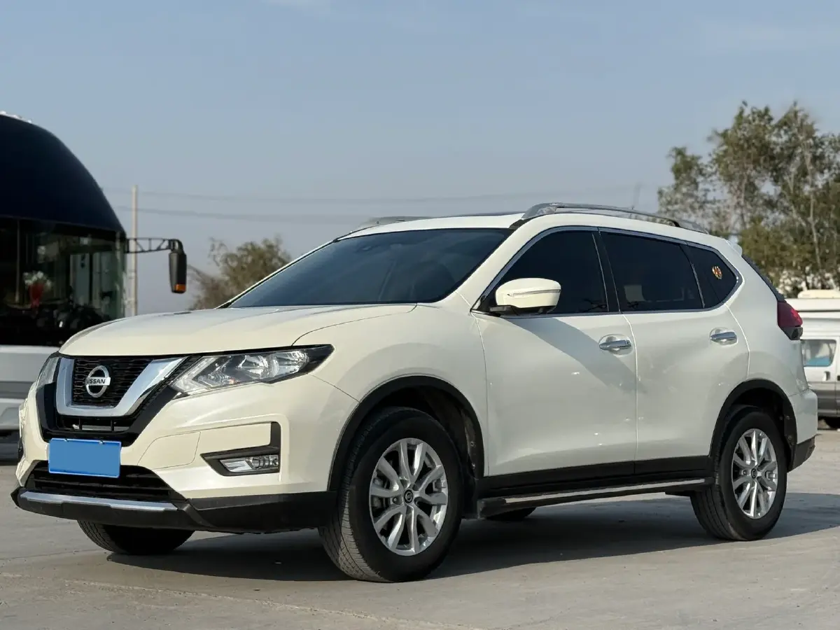 2022 Nissan X-Trail 2.0L 151HP L4 CVT