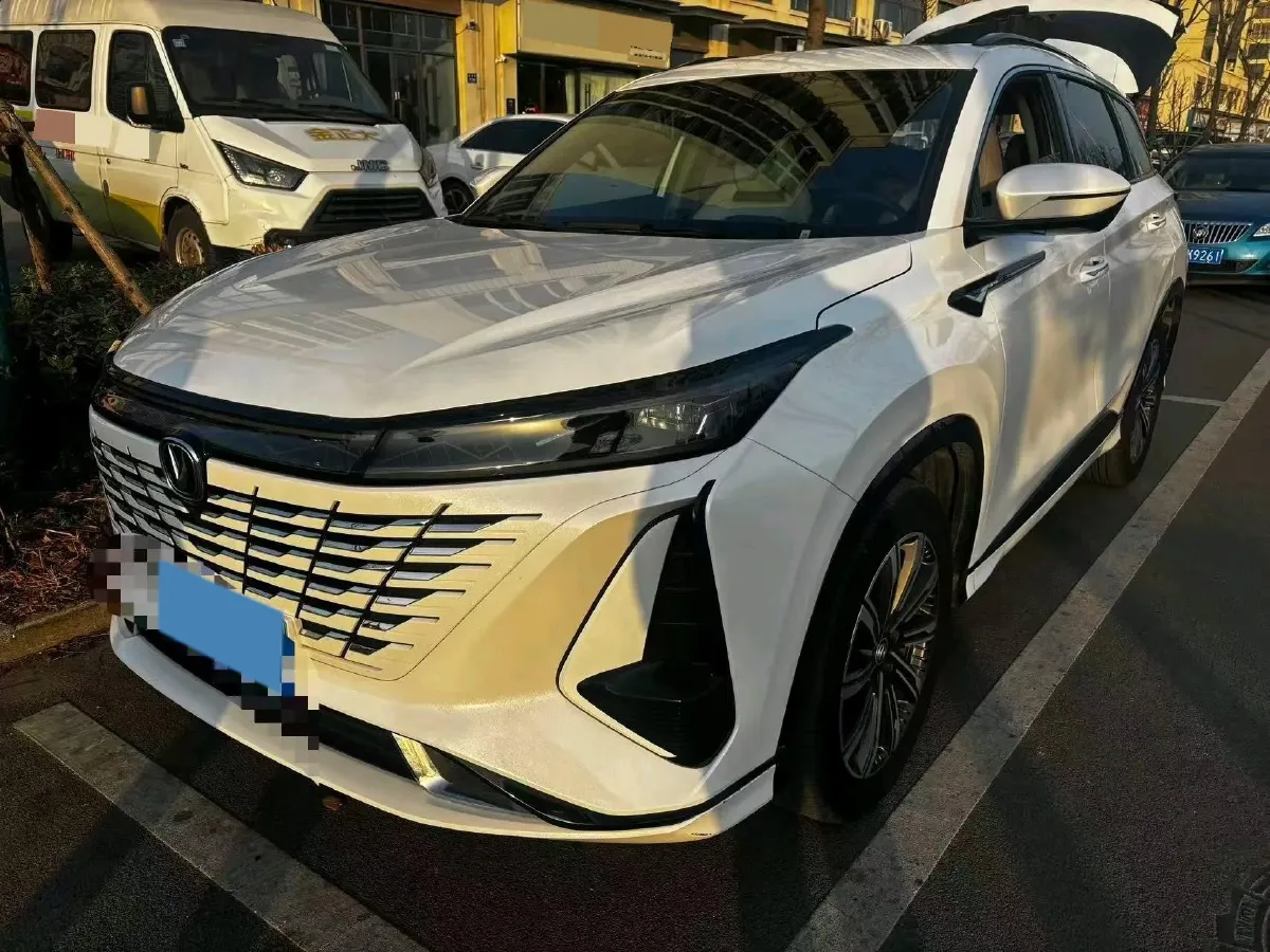 2023 ChangAn CS75 Plus 1.5T 188HP L4 8AT,autocango,china used car exporter,china ev exporter,chinese used car exporter,chinese used ev exporter
