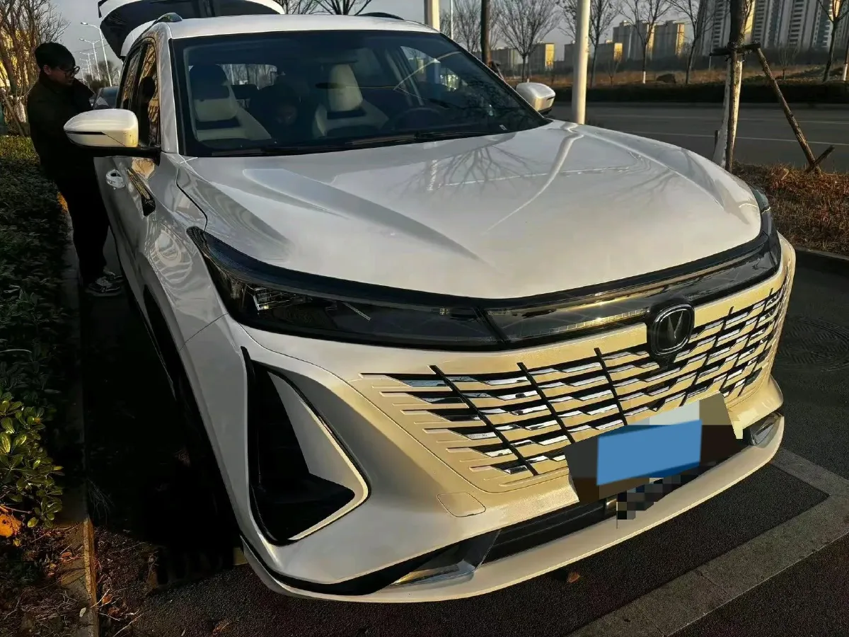 2023 ChangAn CS75 Plus 1.5T 188HP L4 8AT,autocango,china used car exporter,china ev exporter,chinese used car exporter,chinese used ev exporter