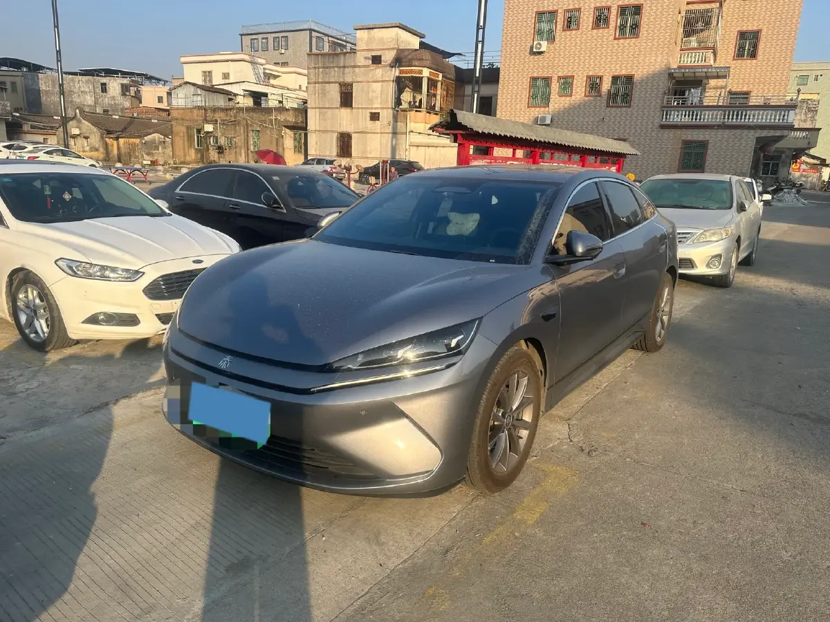2025 BYD QinL BEV