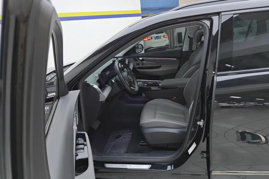 2023 Buick EnvisionPlus 1.5T 211HP L4 9AT,autocango,china used car exporter,china ev exporter,chinese used car exporter,chinese used ev exporter