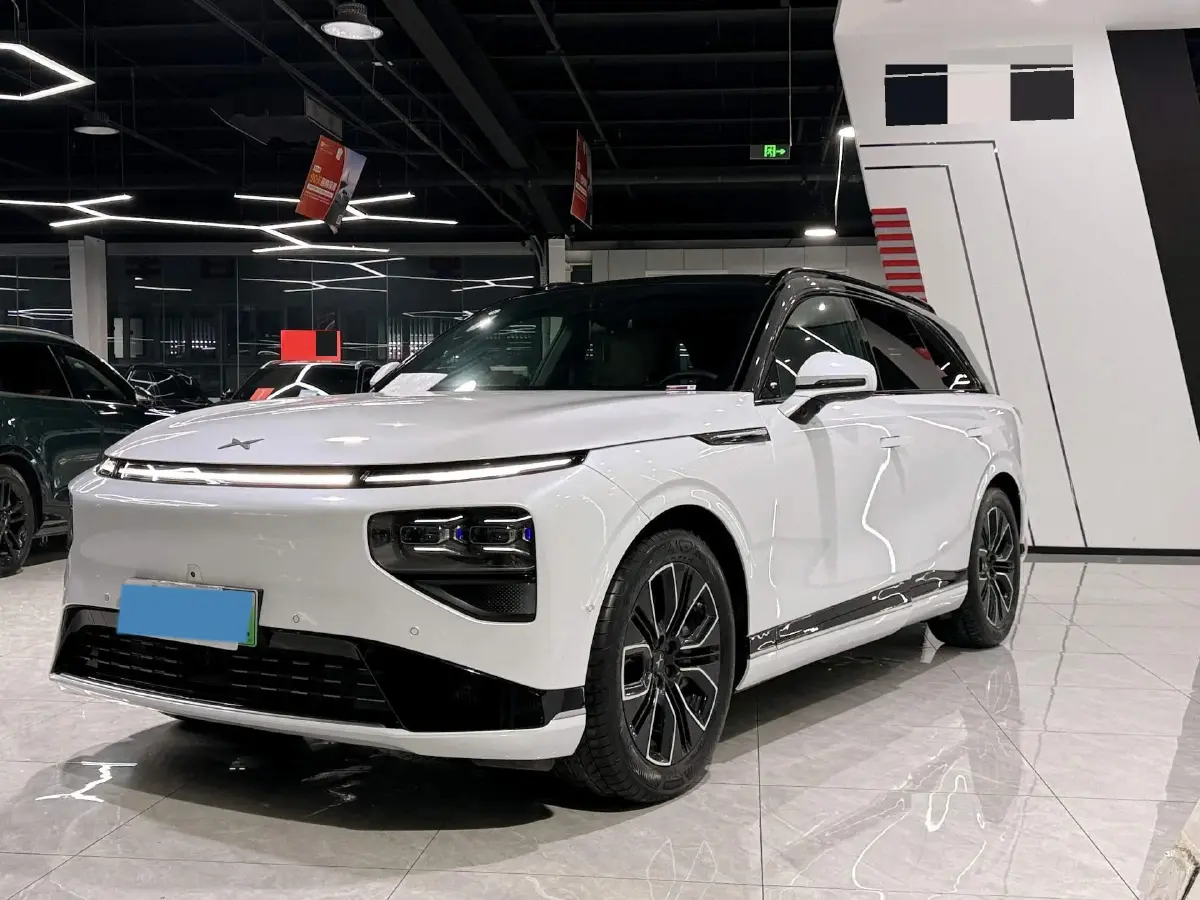 2025 Xpeng G9 BEV 79KWH