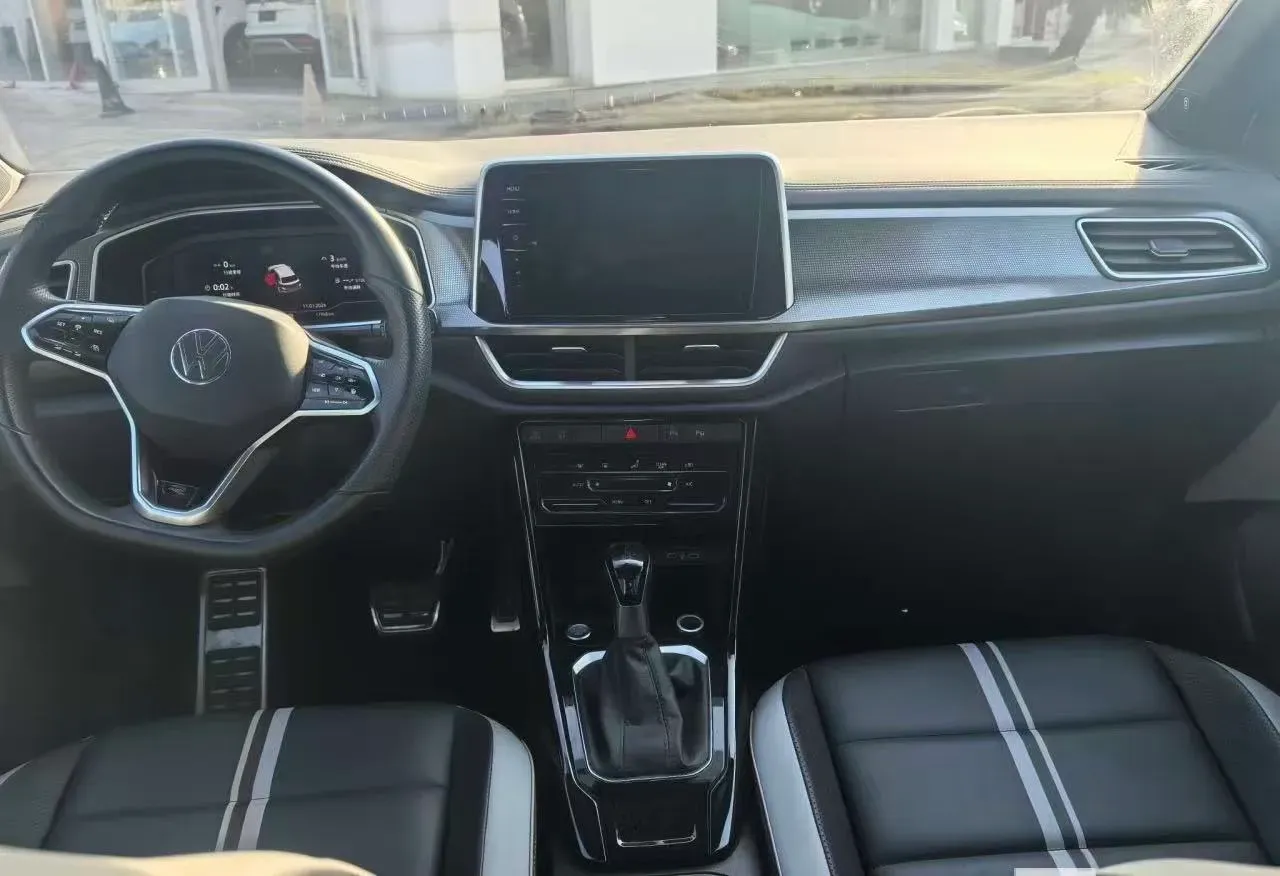 2023 Volkswagen T-Roc 1.5T 160HP L4 7DCT,autocango,china used car exporter,china ev exporter,chinese used car exporter,chinese used ev exporter