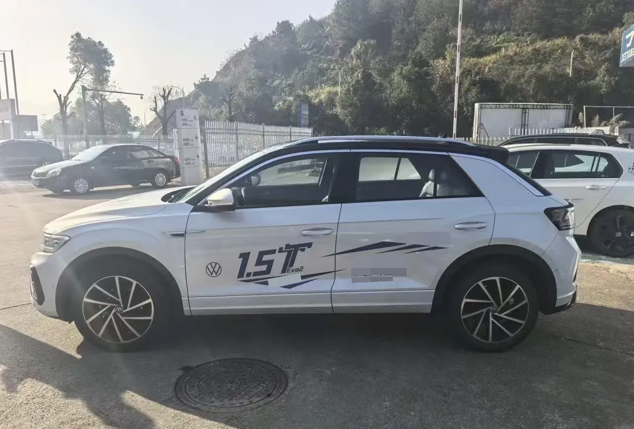 2023 Volkswagen T-Roc 1.5T 160HP L4 7DCT,autocango,china used car exporter,china ev exporter,chinese used car exporter,chinese used ev exporter
