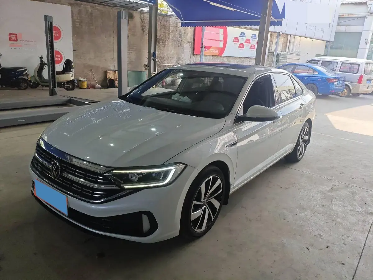 2023 Volkswagen Sagitar 1.5T 160HP L4 7DCT
