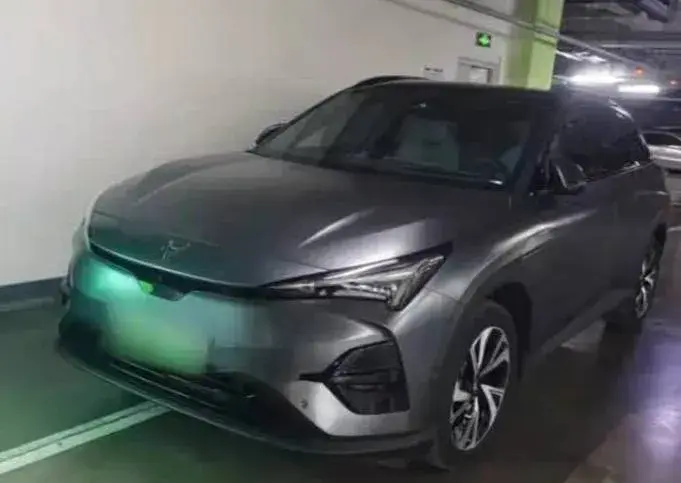 2024 HongQi H5 2.0T 224HP L4 8AT