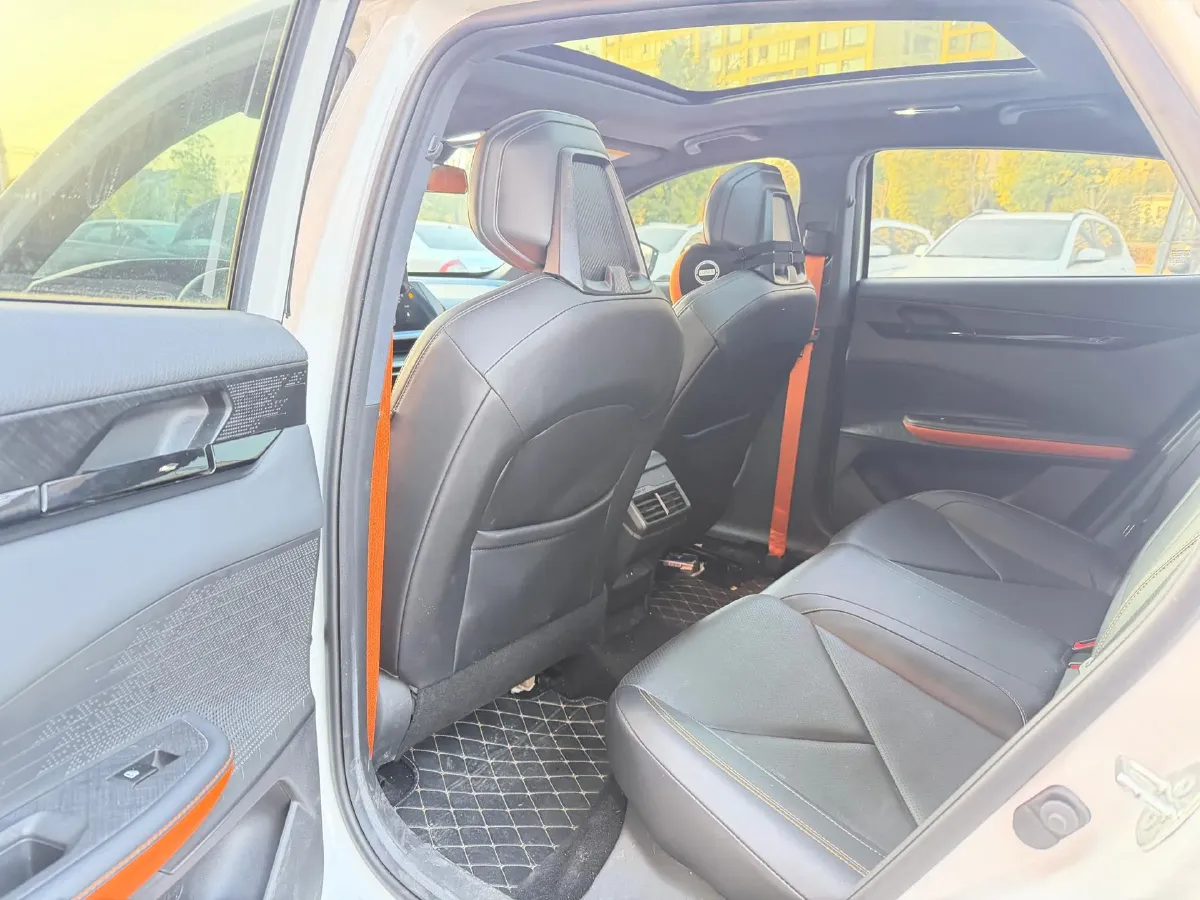 2023 ChangAn UNI-V 1.5T 188HP L4 7DCT,autocango,china used car exporter,china ev exporter,chinese used car exporter,chinese used ev exporter