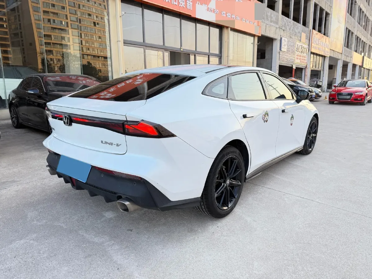 2023 ChangAn UNI-V 1.5T 188HP L4 7DCT,autocango,china used car exporter,china ev exporter,chinese used car exporter,chinese used ev exporter