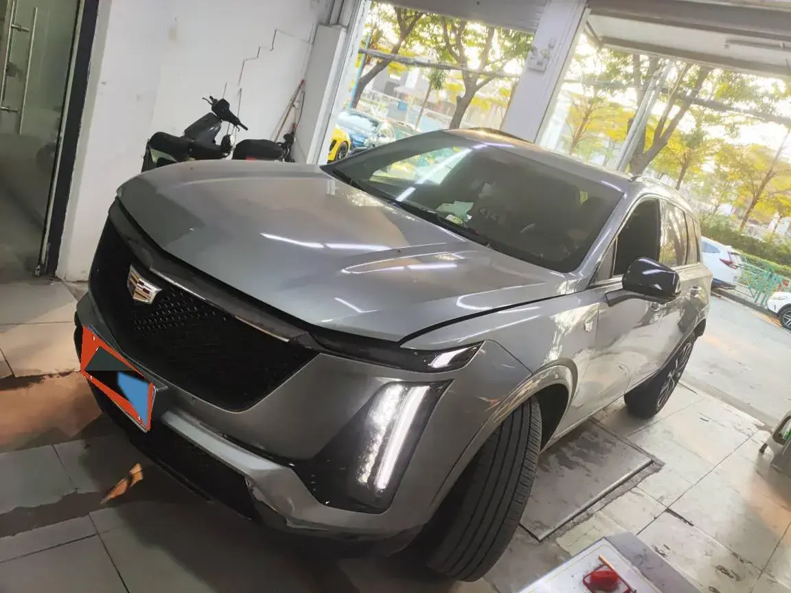 2025 Cadillac XT5 2.0T 237HP L4 9AT
