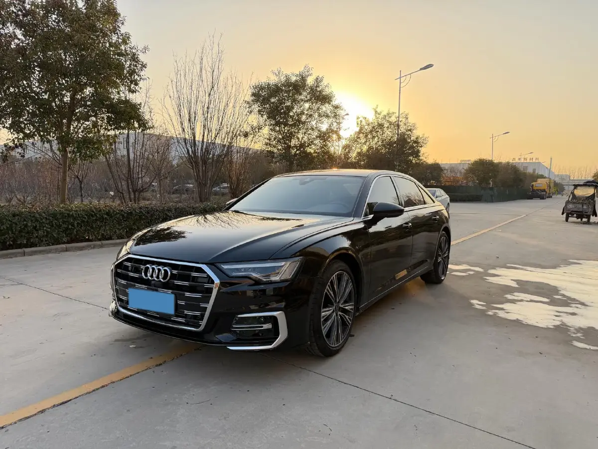 2025 Audi A6L 2.0T 245HP L4 7DCT