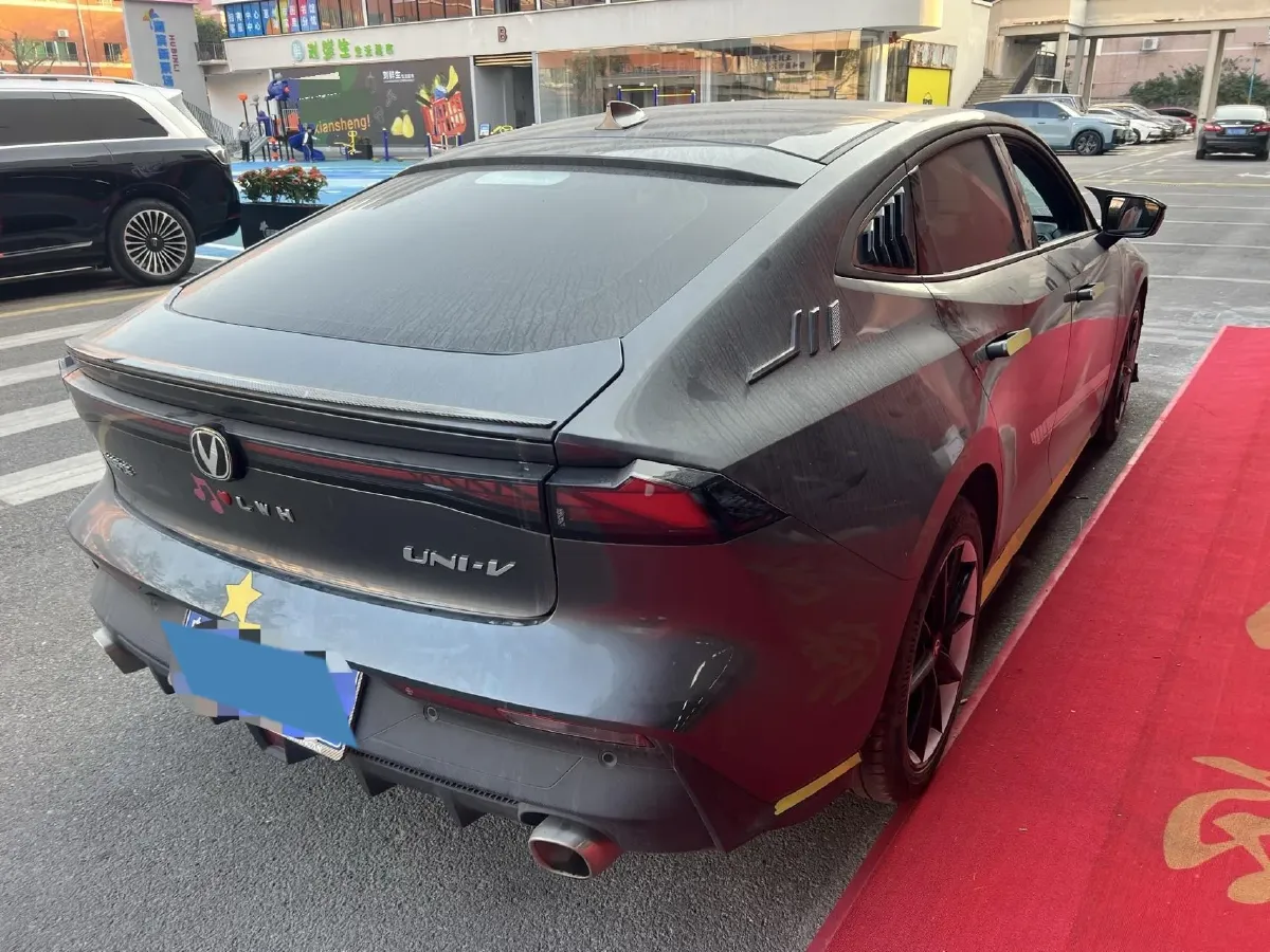 2022 ChangAn UNI-V 1.5T 188HP L4 7DCT,autocango,china used car exporter,china ev exporter,chinese used car exporter,chinese used ev exporter