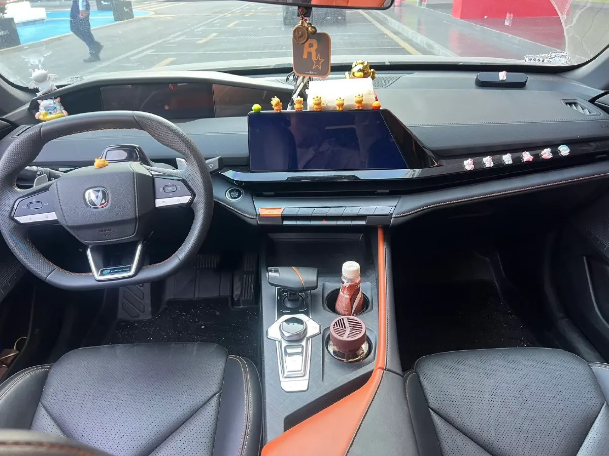 2022 ChangAn UNI-V 1.5T 188HP L4 7DCT,autocango,china used car exporter,china ev exporter,chinese used car exporter,chinese used ev exporter